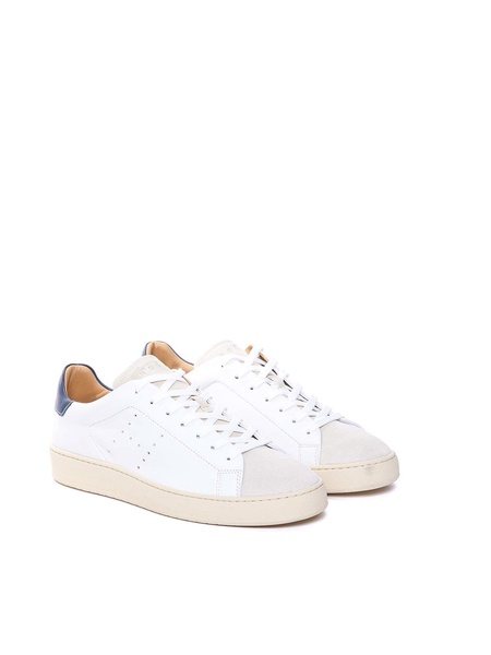 H672 Sneakers