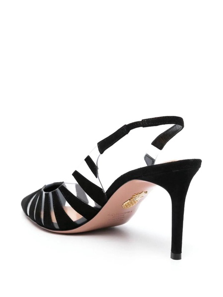 Court shoes