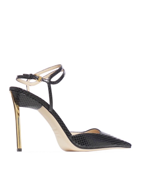 Court shoes