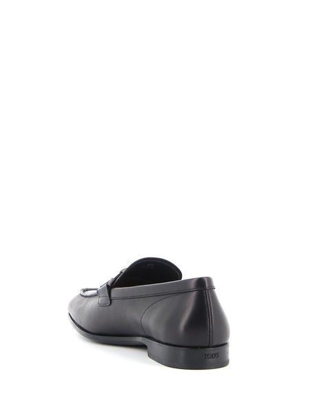 Timeless leather loafers