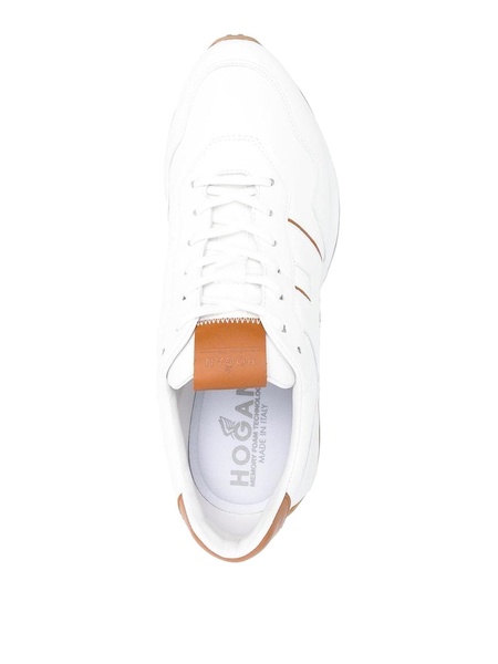 Contrast-detailing leather sneakers