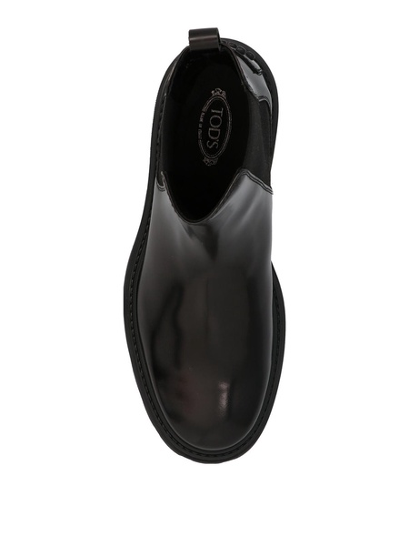 Smooth Chelsea boots