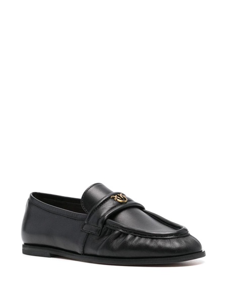 Loafers with logo plaque