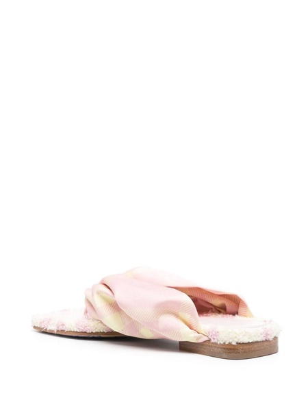 Thong sandals