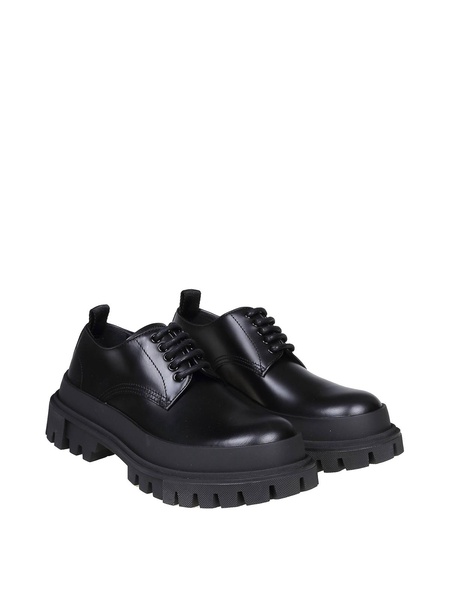 Leather lace-ups