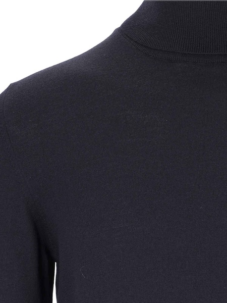 High neck sweater