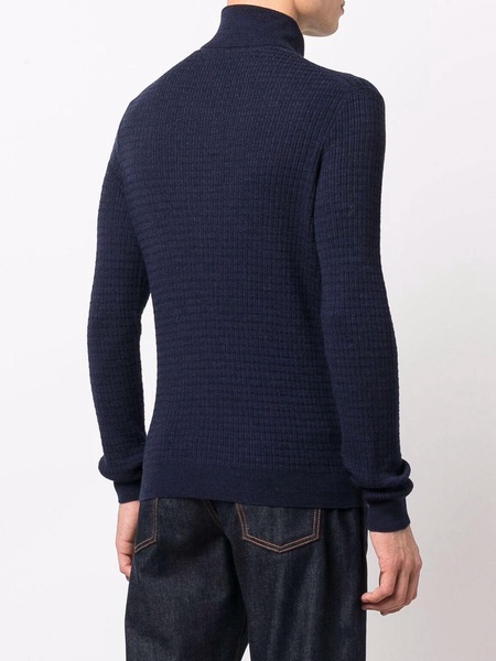 crew necks
