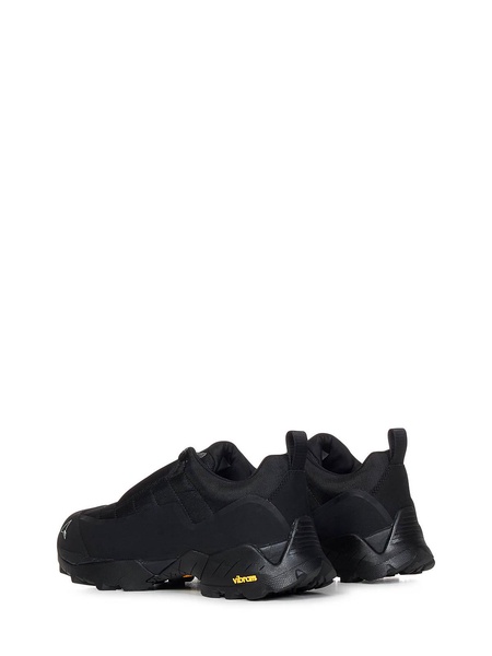 Low top Sisneakers