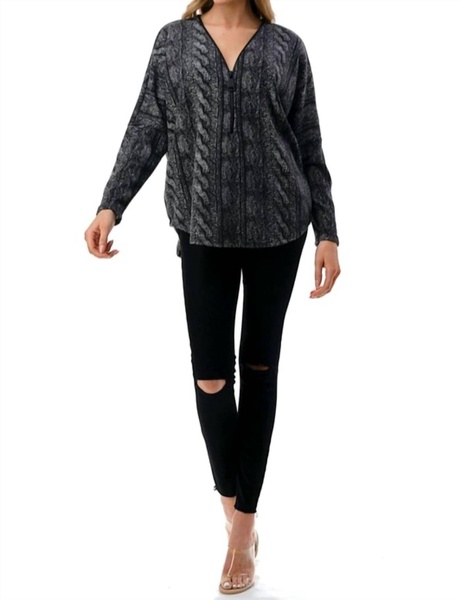 faux cable zipper top in black