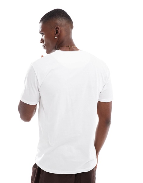 Brave Soul short sleeve T-shirt with raw hem in white