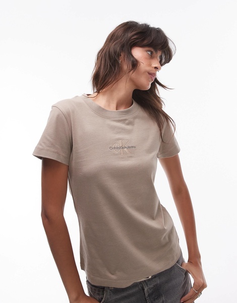 Calvin Klein Jeans monologo slim T-shirt in taupe