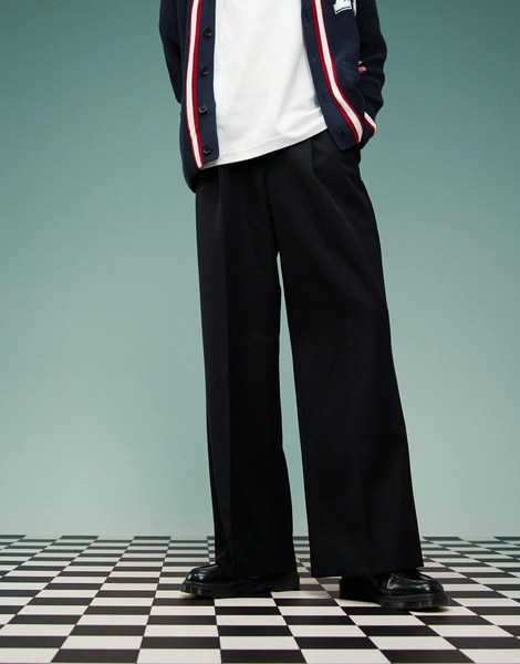 ASOS DESIGN smart baggy fit pants with front pleats in black