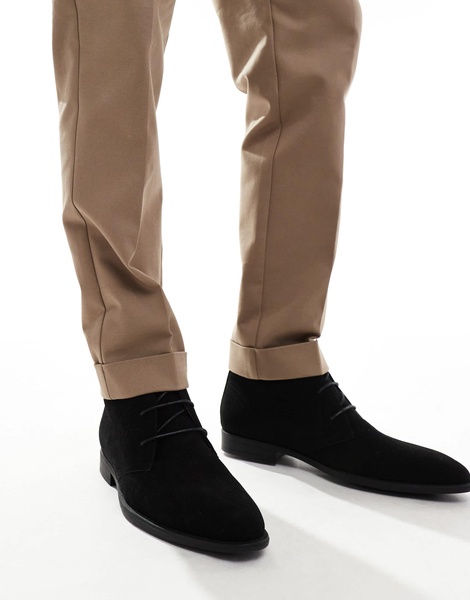 ASOS DESIGN lace up chukka boots in black