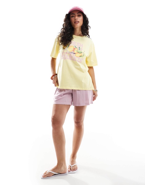 Pieces oversized t-shirt with fresh squeeze graphic in yellow