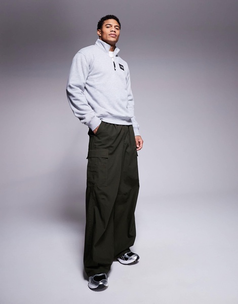 The North Face Box Half Dome Quarter Zip Sweatshirt in gray