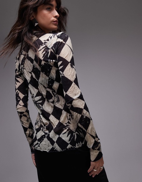 Topshop longsleeve crinkle checkerboard top in mono