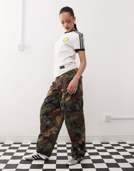 adidas Originals Cali t-shirt in white