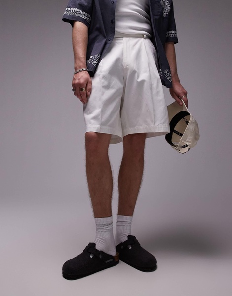 Topman twin pleat wide shorts in ecru