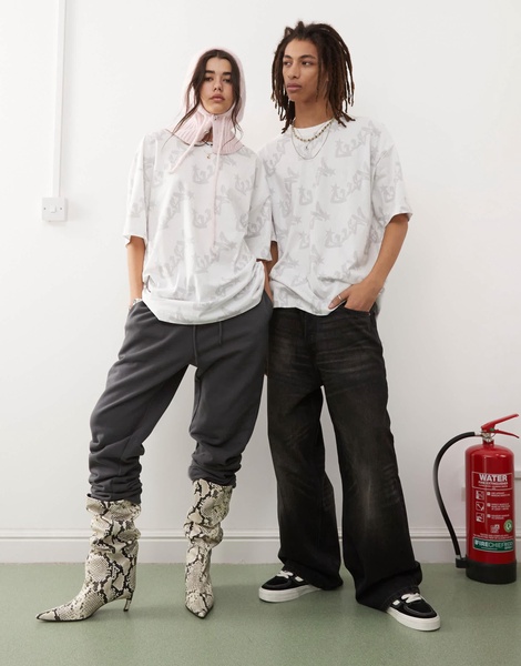 COLLUSION Unisex all-over print T-shirt in white