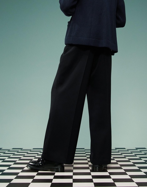 ASOS DESIGN smart baggy fit pants with front pleats in black