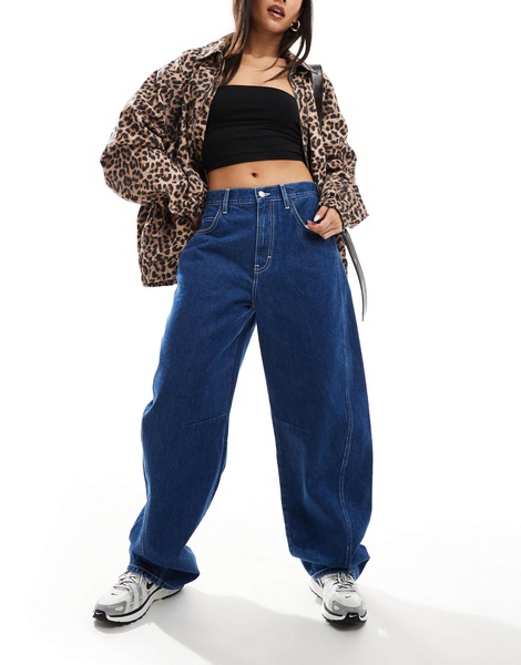 ASOS DESIGN horseshoe barrel jean in mid blue