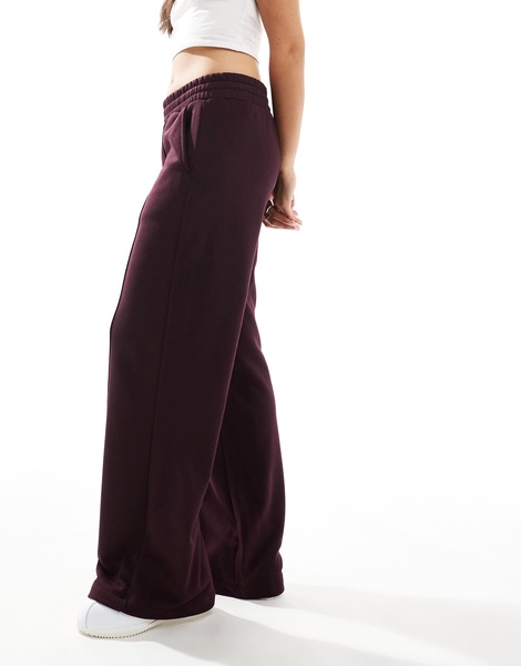 Bershka wide leg sweatpants in burgundy