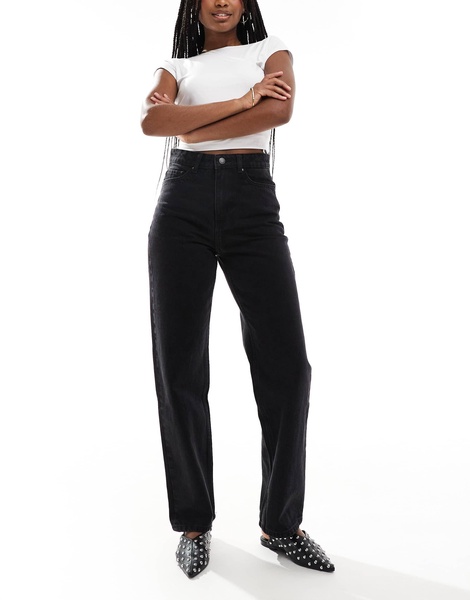 Bershka comfort fit mom jean in black