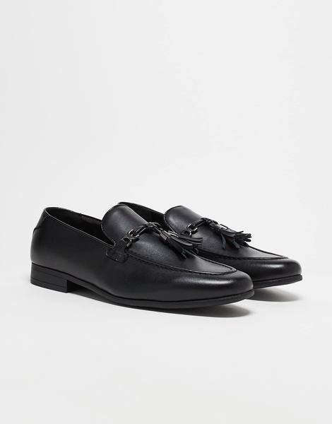ASOS DESIGN loafers in black with tassel detail
