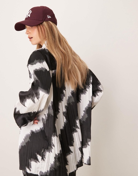 ASOS DESIGN plisse relaxed shirt in mono print - part of a set