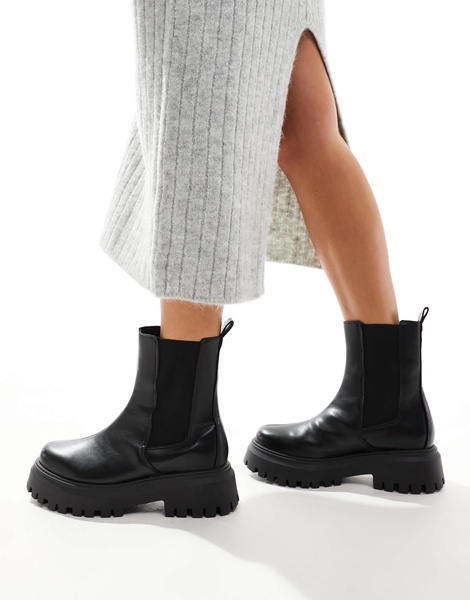 ASOS DESIGN Wide Fit Amber chunky chelsea boots in black