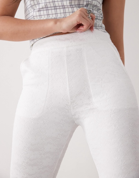 Amy Lynn lace capri pants in white