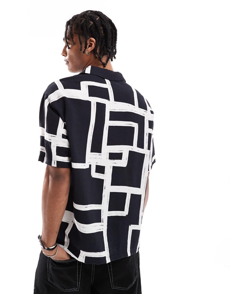 Bershka geometric patterned shirt in black
