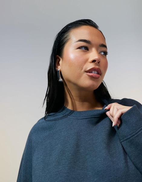 ASOS DESIGN Curve oversized sweatshirt with raglan detail in charcoal