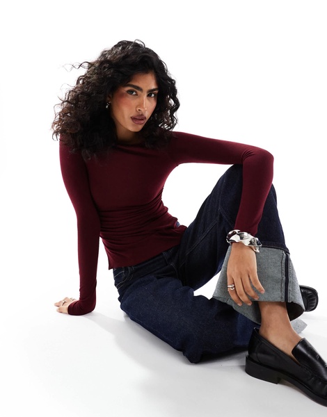 Bershka ruched side long sleeve t-shirt in burgundy