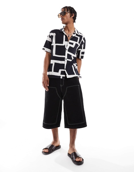 Bershka geometric patterned shirt in black