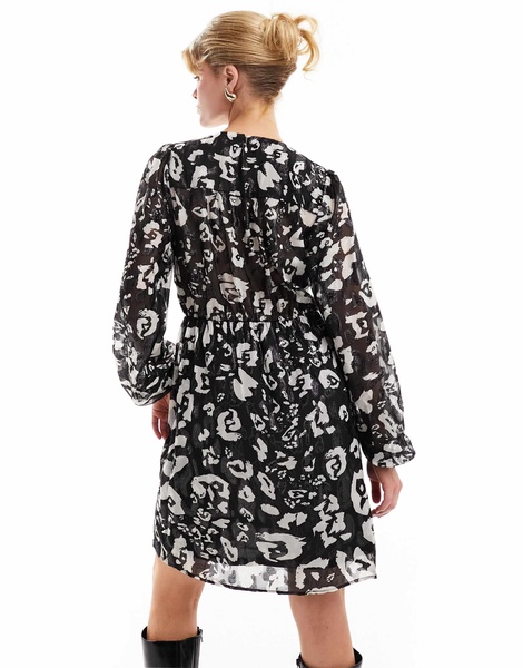 Only wrap mini dress in black and white floral
