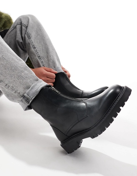 ASOS DESIGN boots in black leather with zip