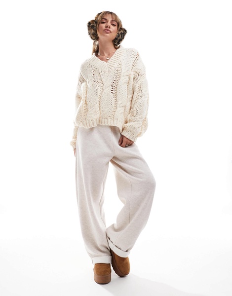 4th & Reckless cable knit V-neck sweater in cream