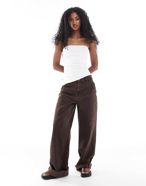 Bershka asymmetric bandeau top in white
