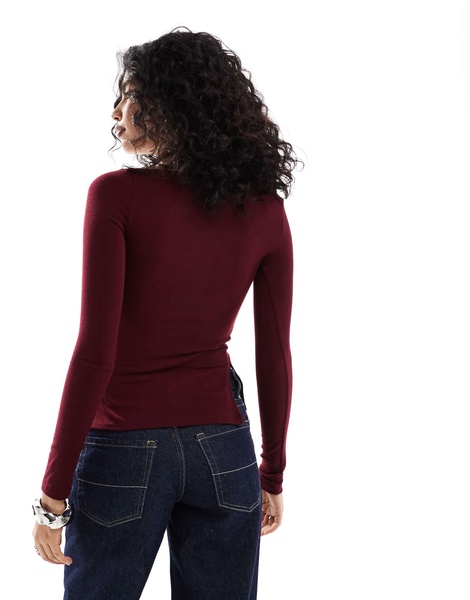 Bershka ruched side long sleeve t-shirt in burgundy