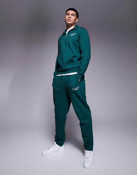 River Island ame le nuit sweatpants in green - part of a set