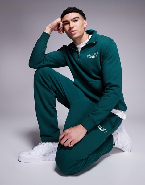River Island ame le nuit sweatpants in green - part of a set