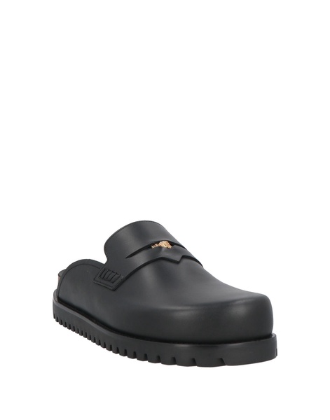 Mules and clogs