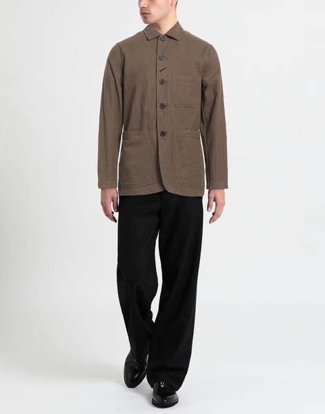 Solid color shirt