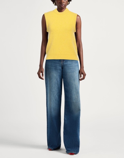 Sleeveless sweater