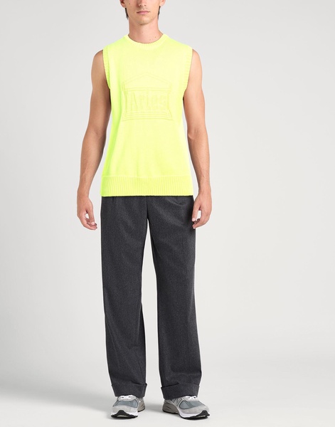 Sleeveless sweater