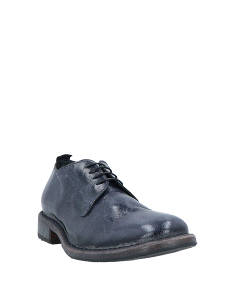 Laced shoes