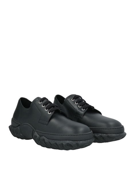 Laced shoes