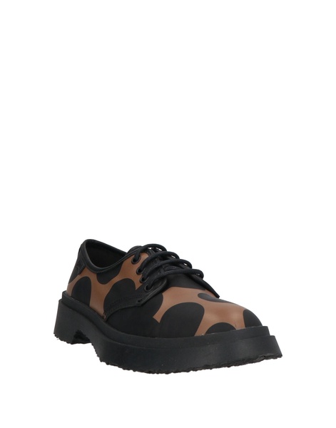 Laced shoes