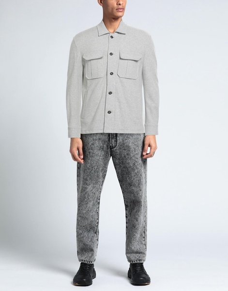 Solid color shirt